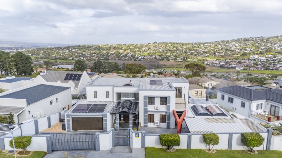 4 Bedroom Property for Sale in Van Riebeeckshof Western Cape